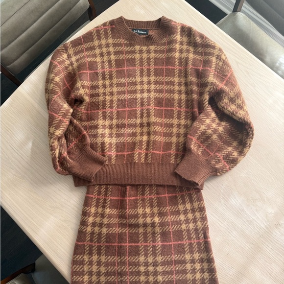 Barely worn En Saison 2 piece checker Brown and Tan Sweater and matching skirt - Picture 1 of 4